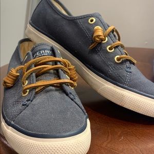Navy Sperrys size 6.5